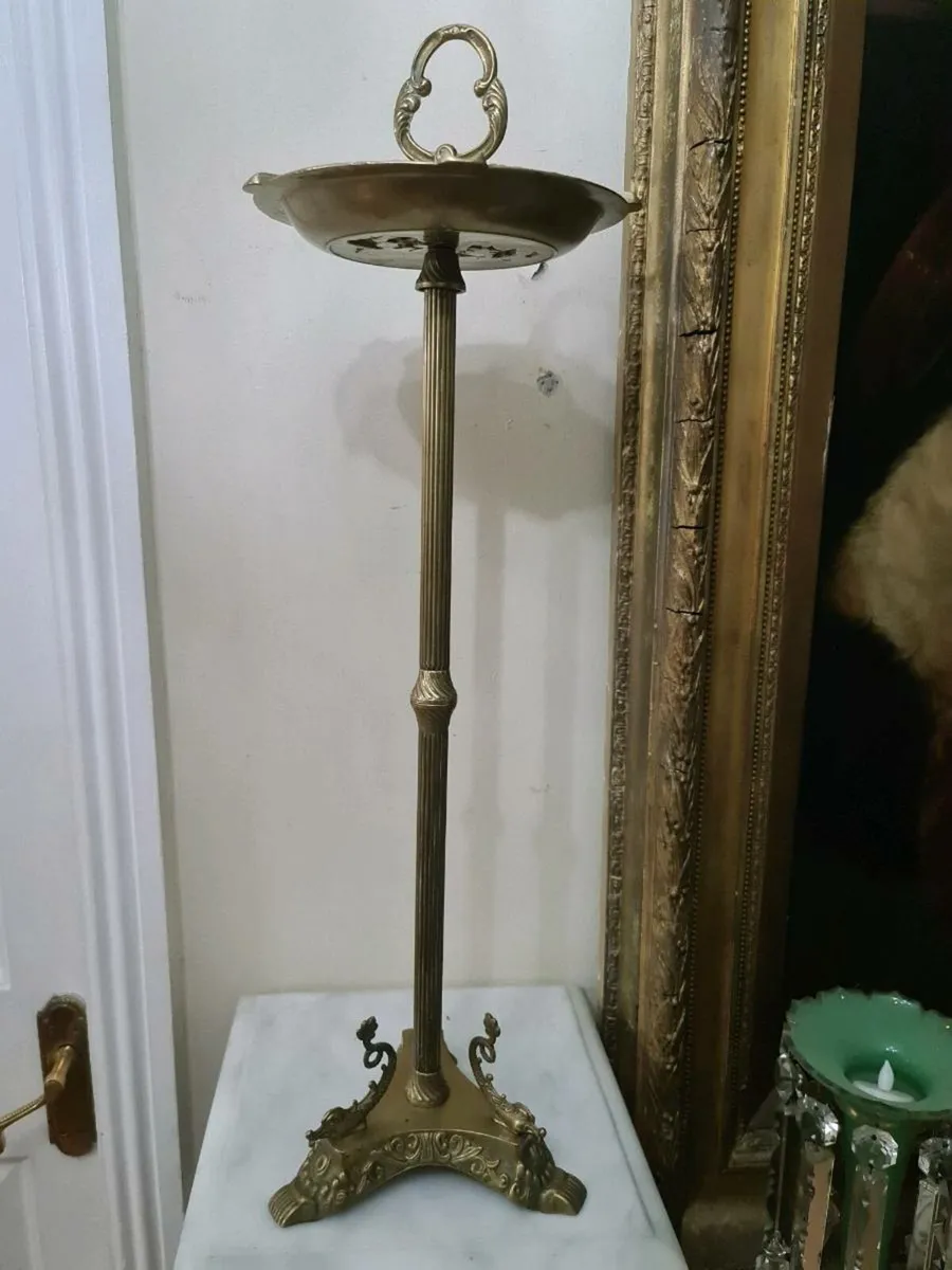 Vintage Art deco style brass ashtray - Image 1