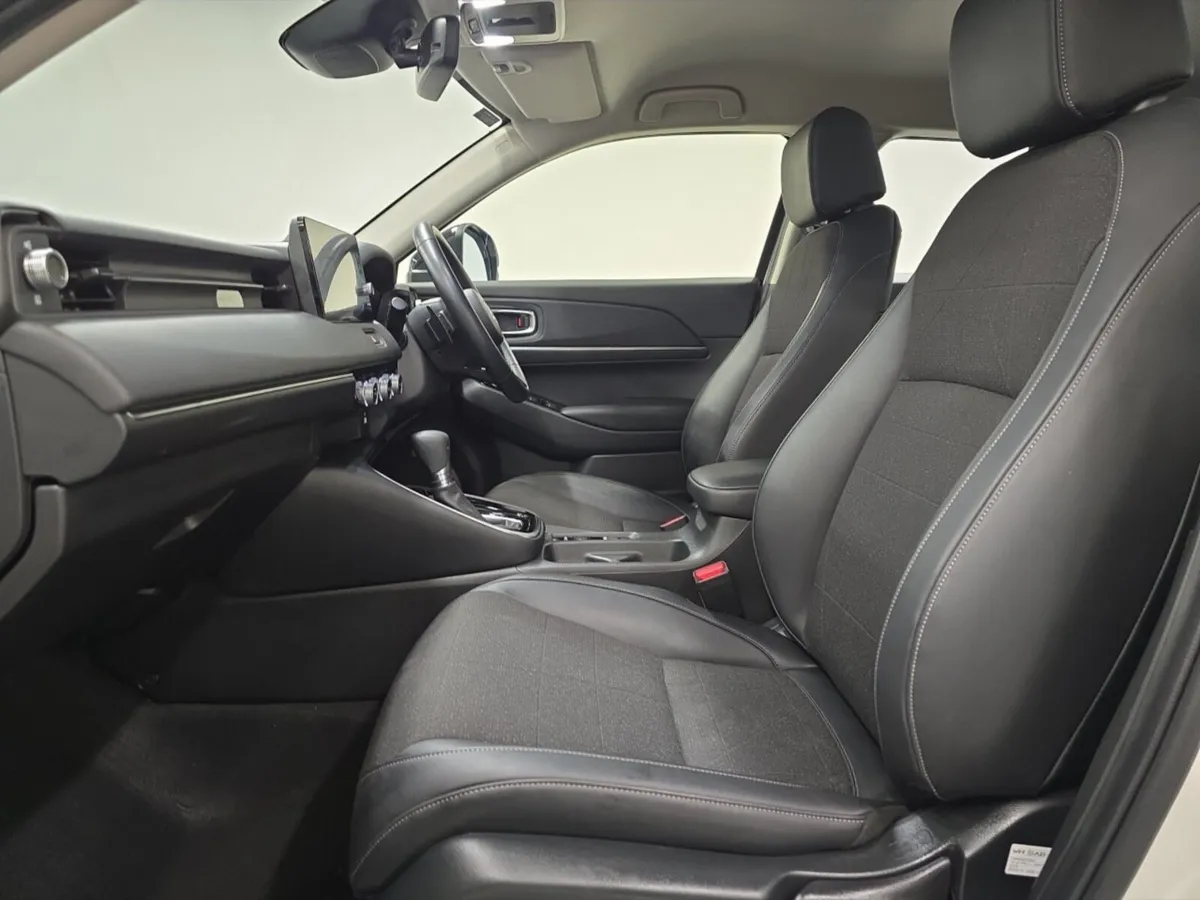 Honda HR-V Hr-V Hatchback Advance - Image 2