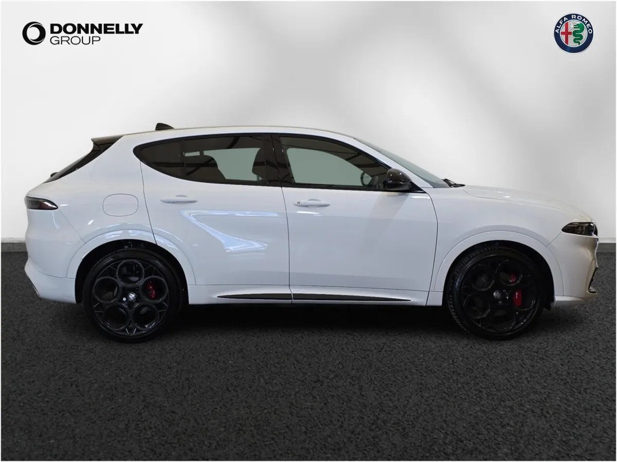 Alfa Romeo Tonale Hatchback Tributo Italiano - Image 3