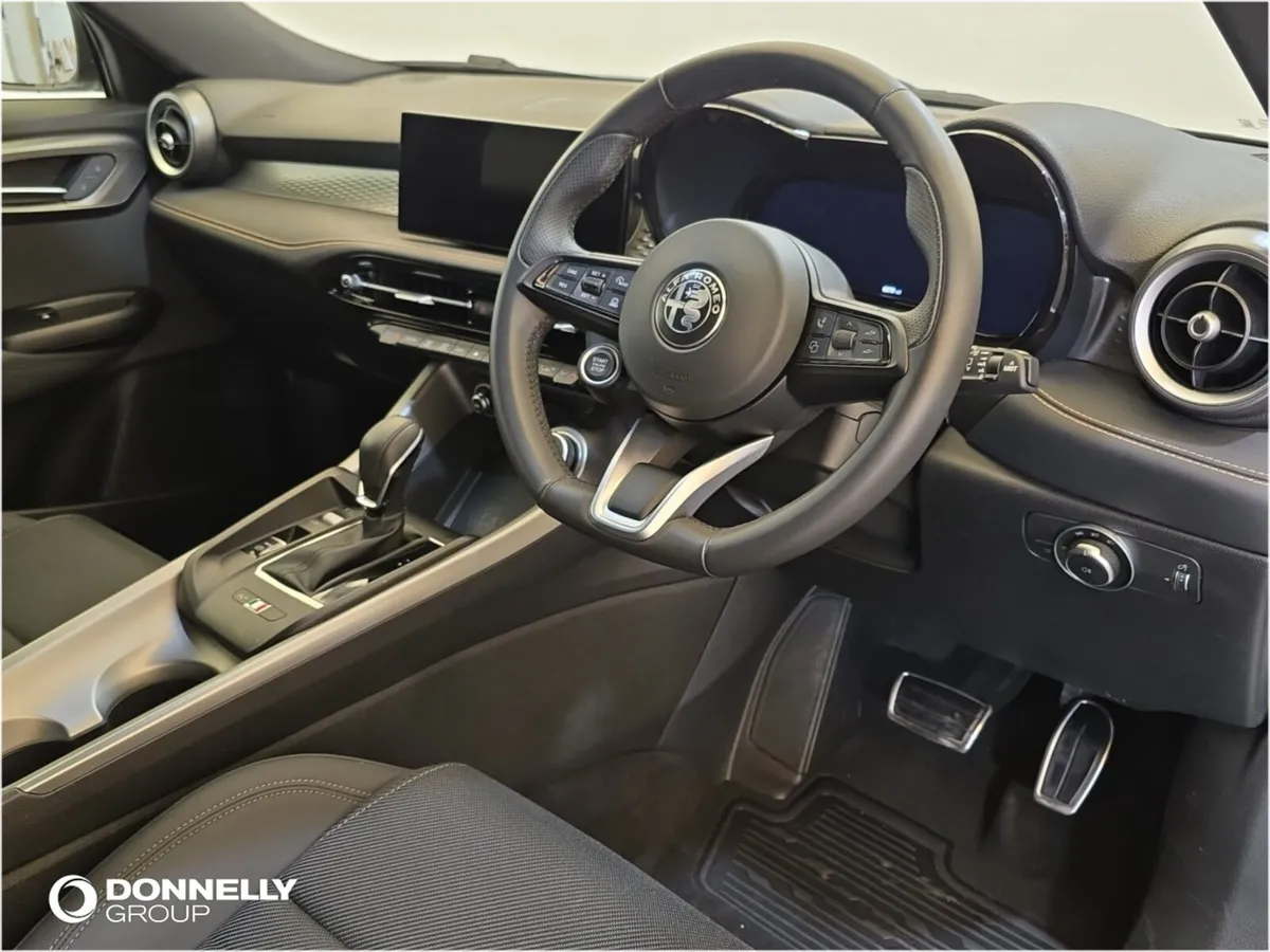 Alfa Romeo Tonale Hatchback Ti - Image 4