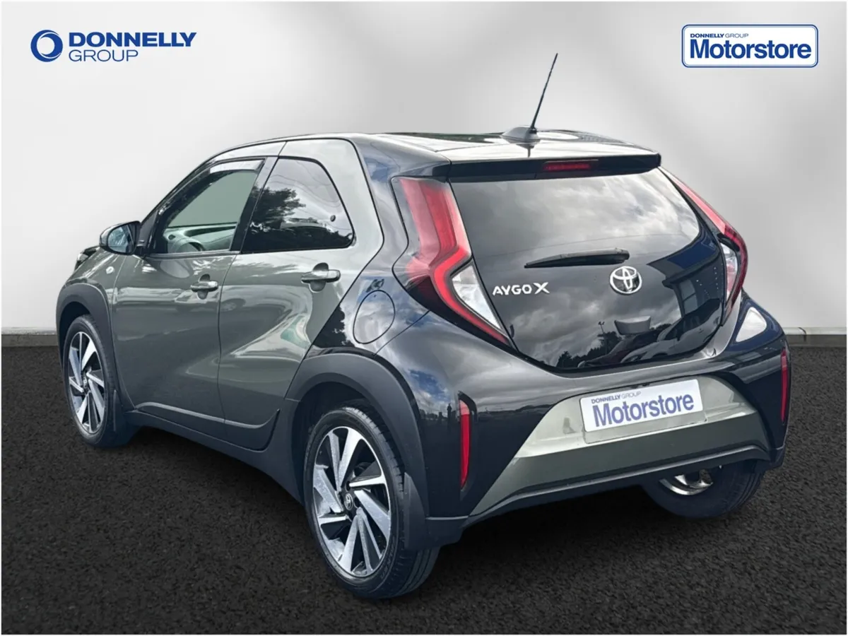Toyota Aygo X Hatchback Edge - Image 2