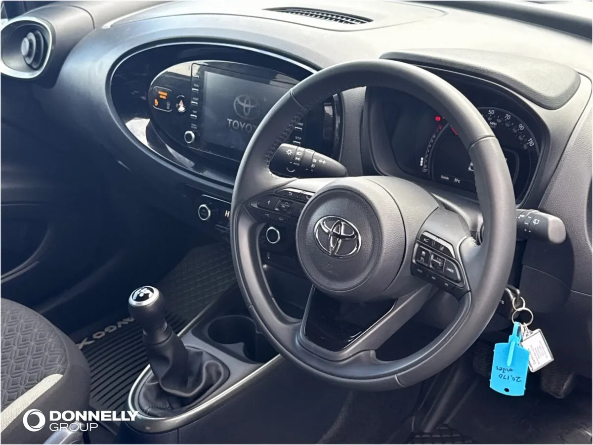 Toyota Aygo X Hatchback Edge - Image 4