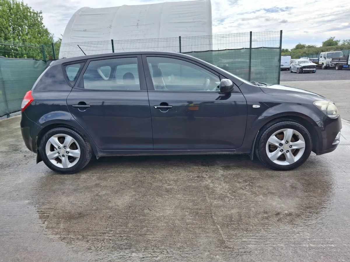 2011 Kia Ceed  1.6 Diesel - Image 2