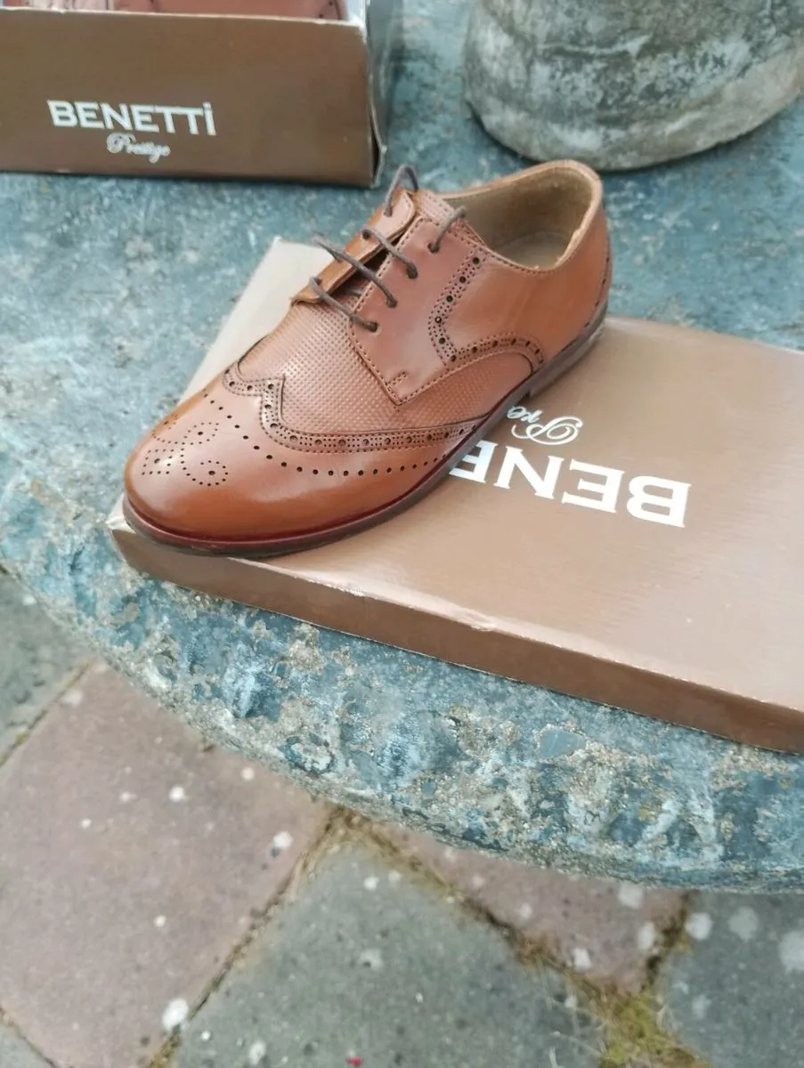 Boys shoes - Image 1