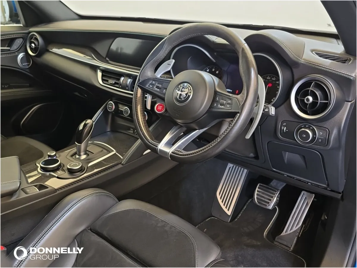 Alfa Romeo Stelvio Estate Quadrifoglio - Image 4