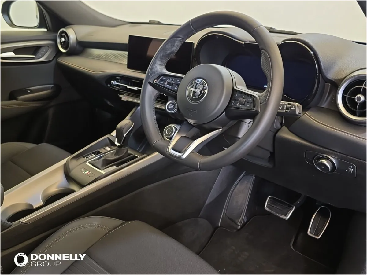 Alfa Romeo Tonale Hatchback Sprint - Image 4