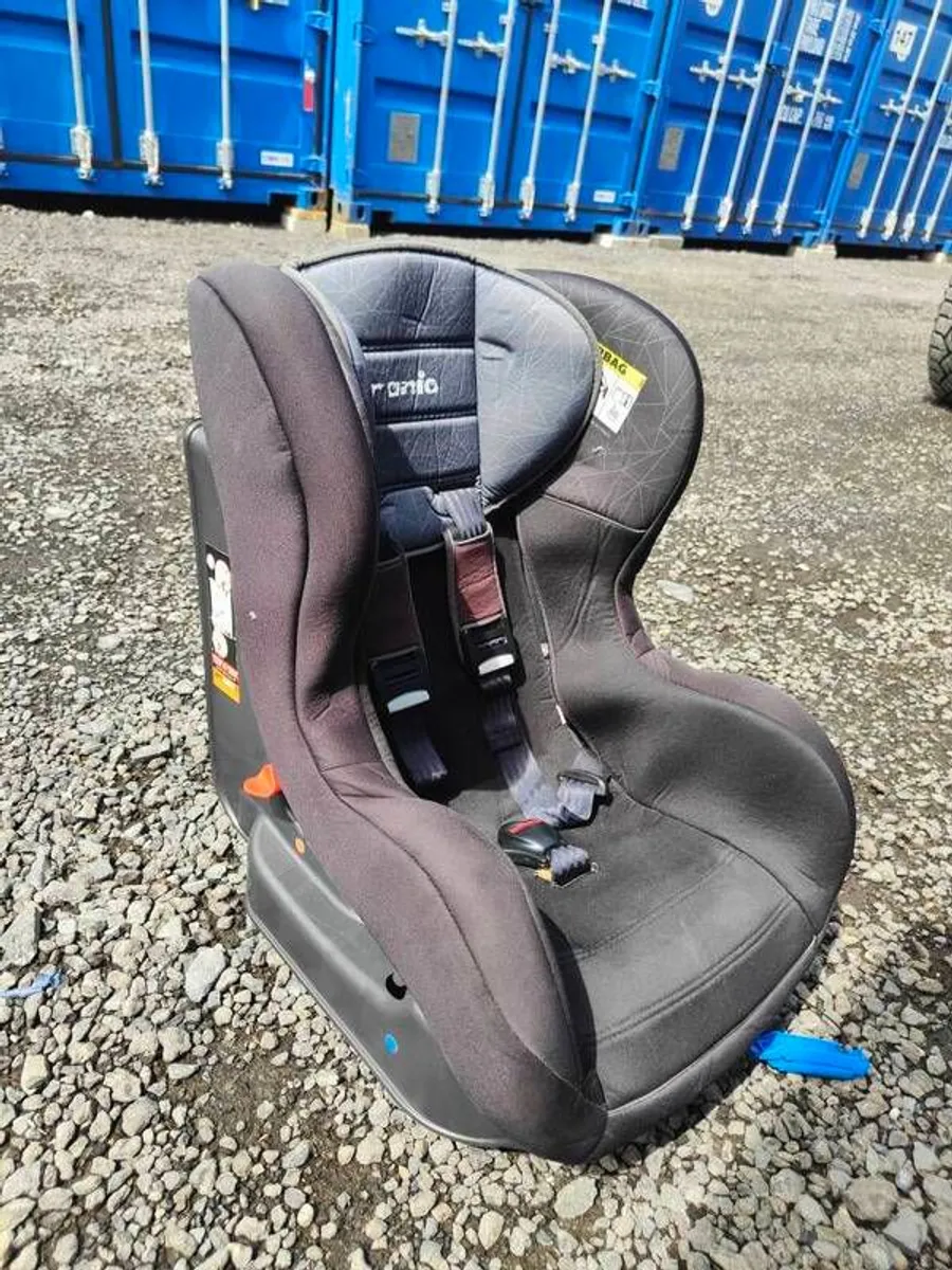 Two car seats for sale - Image 1