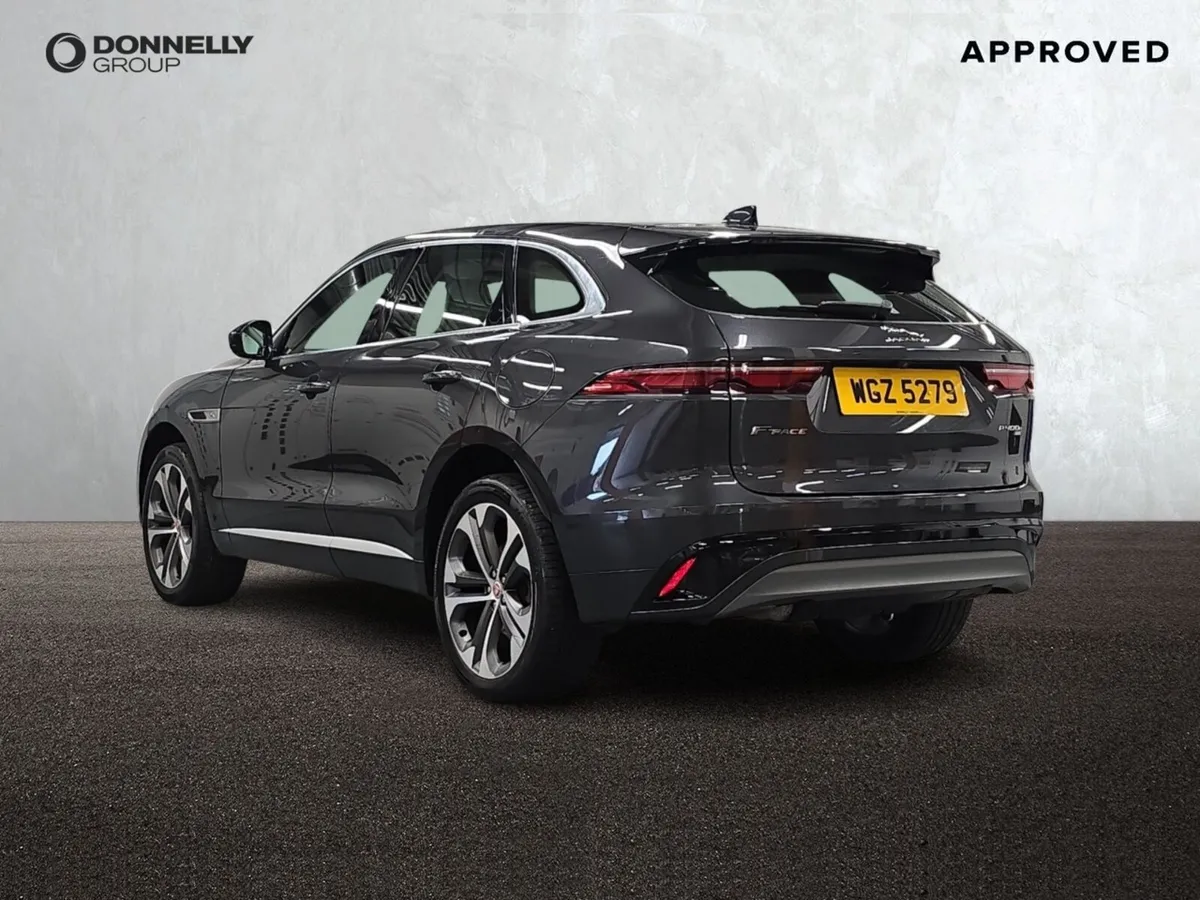 Jaguar F-pace F-Pace Estate R-Dynamic HSE - Image 2