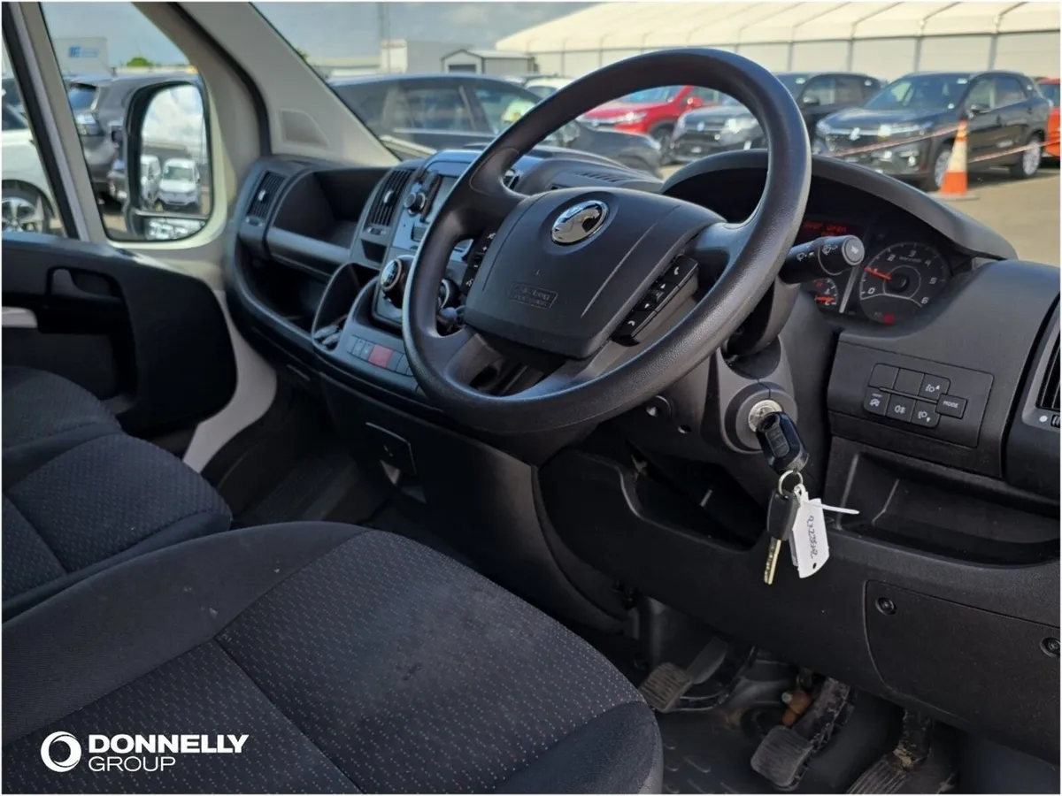 Vauxhall Movano 3500 L3 Diesel Fwd Dynamic - Image 4
