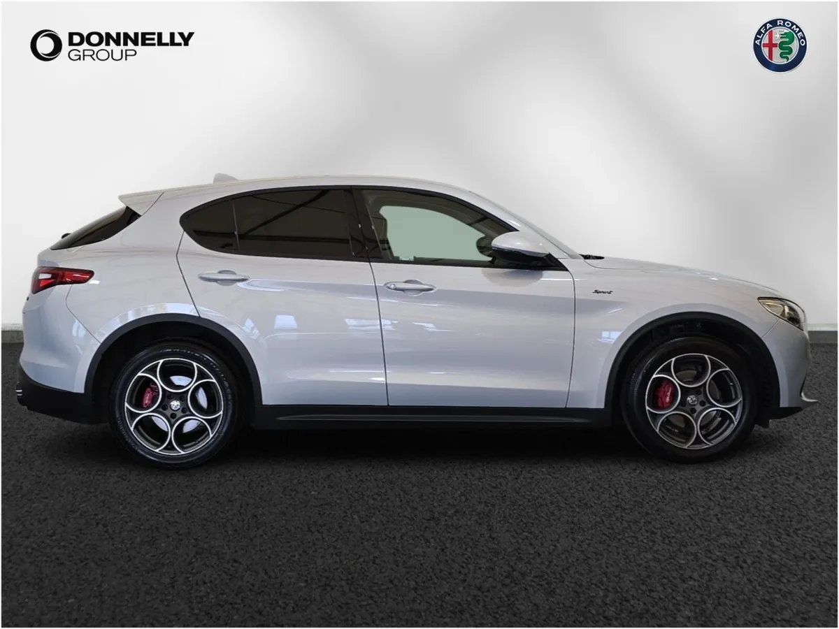 Alfa Romeo Stelvio Estate Sprint - Image 3