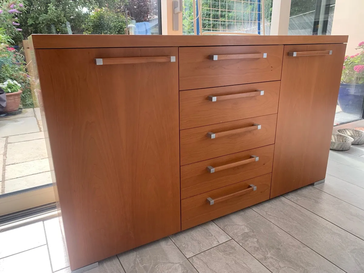 Dresser
