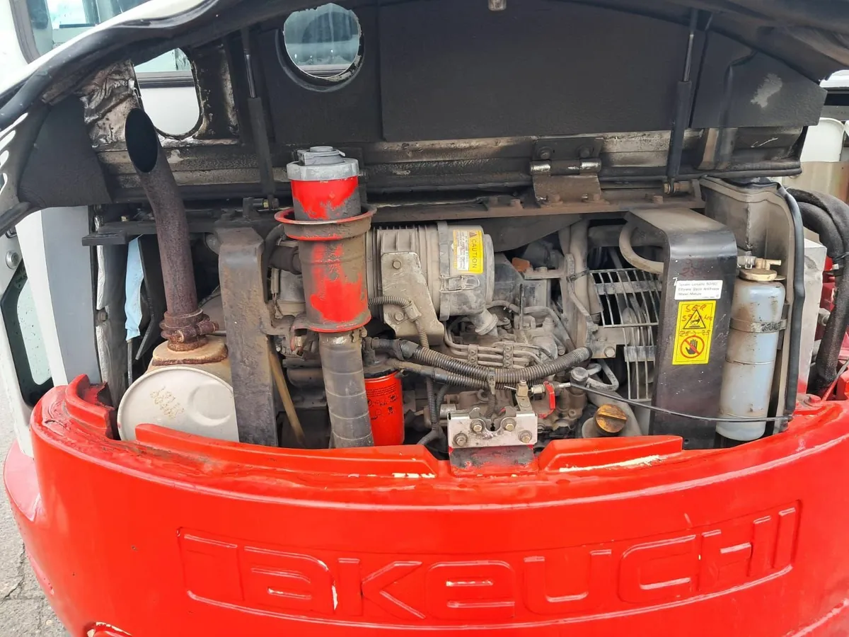 2017 Takeuchi 153 FR Excavator Digger - Image 2