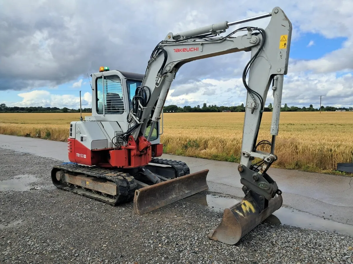 2017 Takeuchi 153 FR Excavator Digger - Image 1