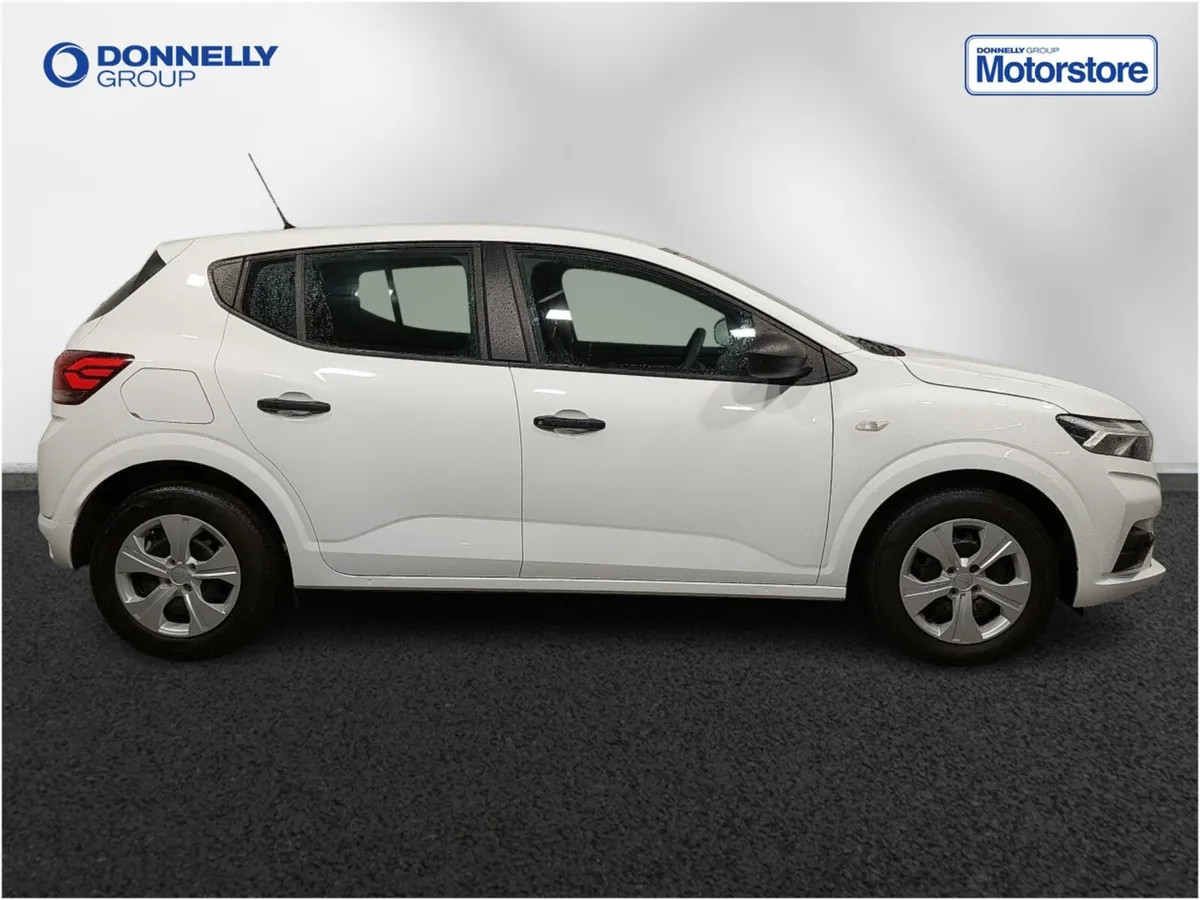 Dacia Sandero Hatchback Essential - Image 3