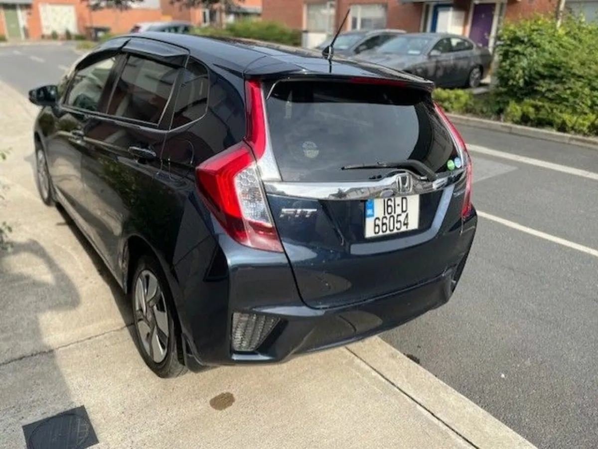 Honda Fit 2016 Hybrid - (Leather Package) - Image 4