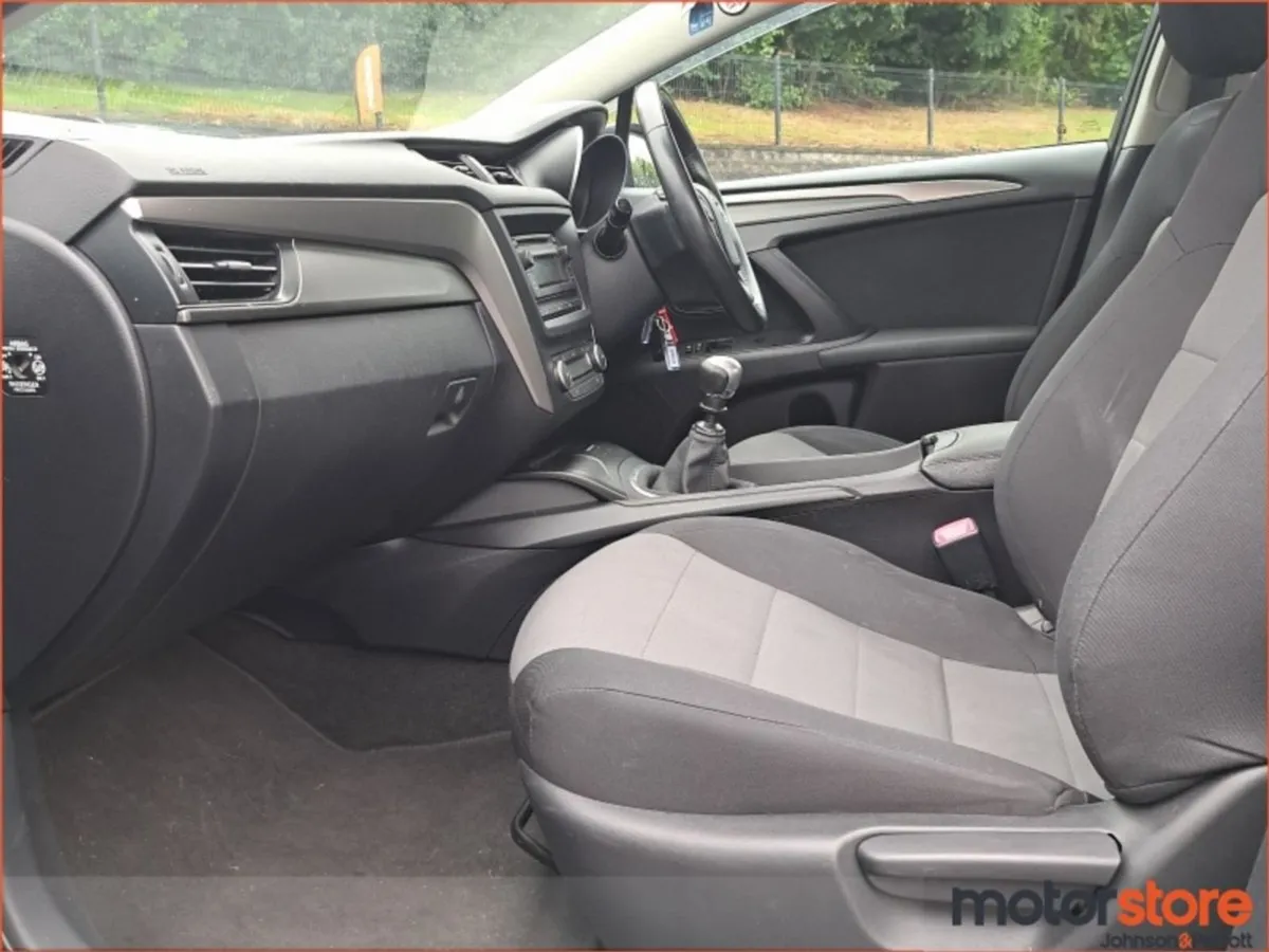 Toyota Avensis 1.6 D-4d Aura Saloon (one Year War - Image 3