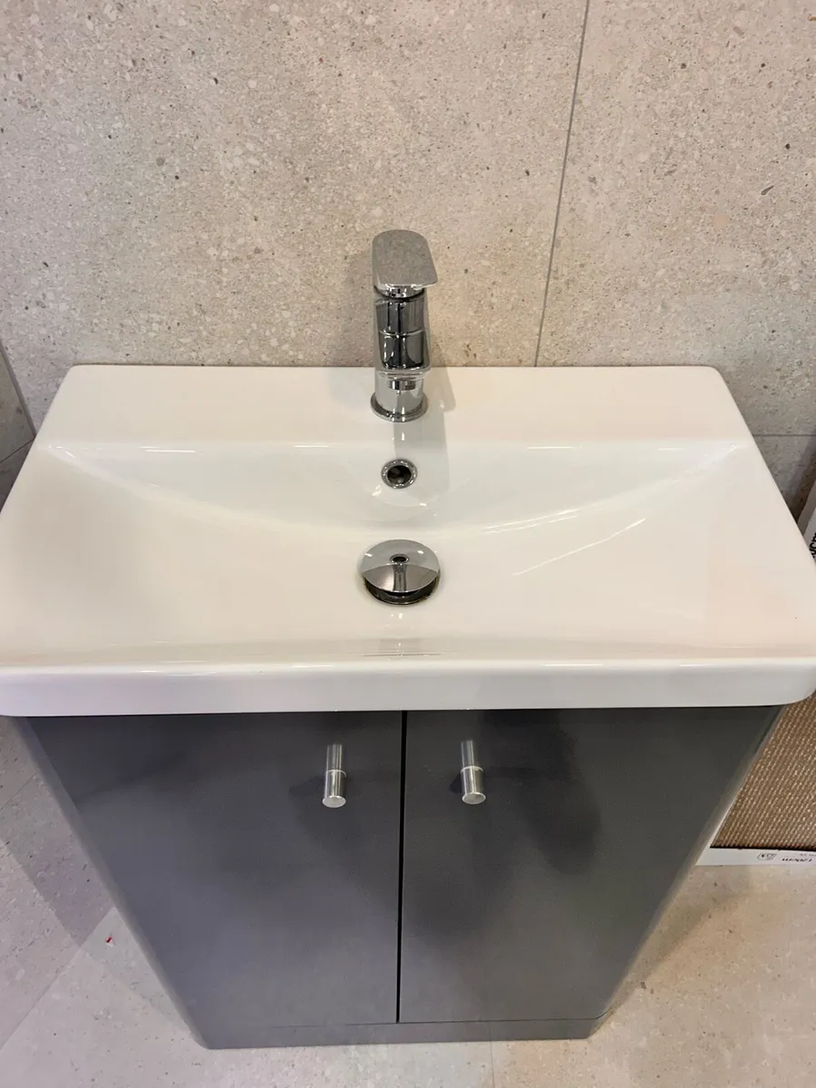 Vanity floor standing unit - Image 2