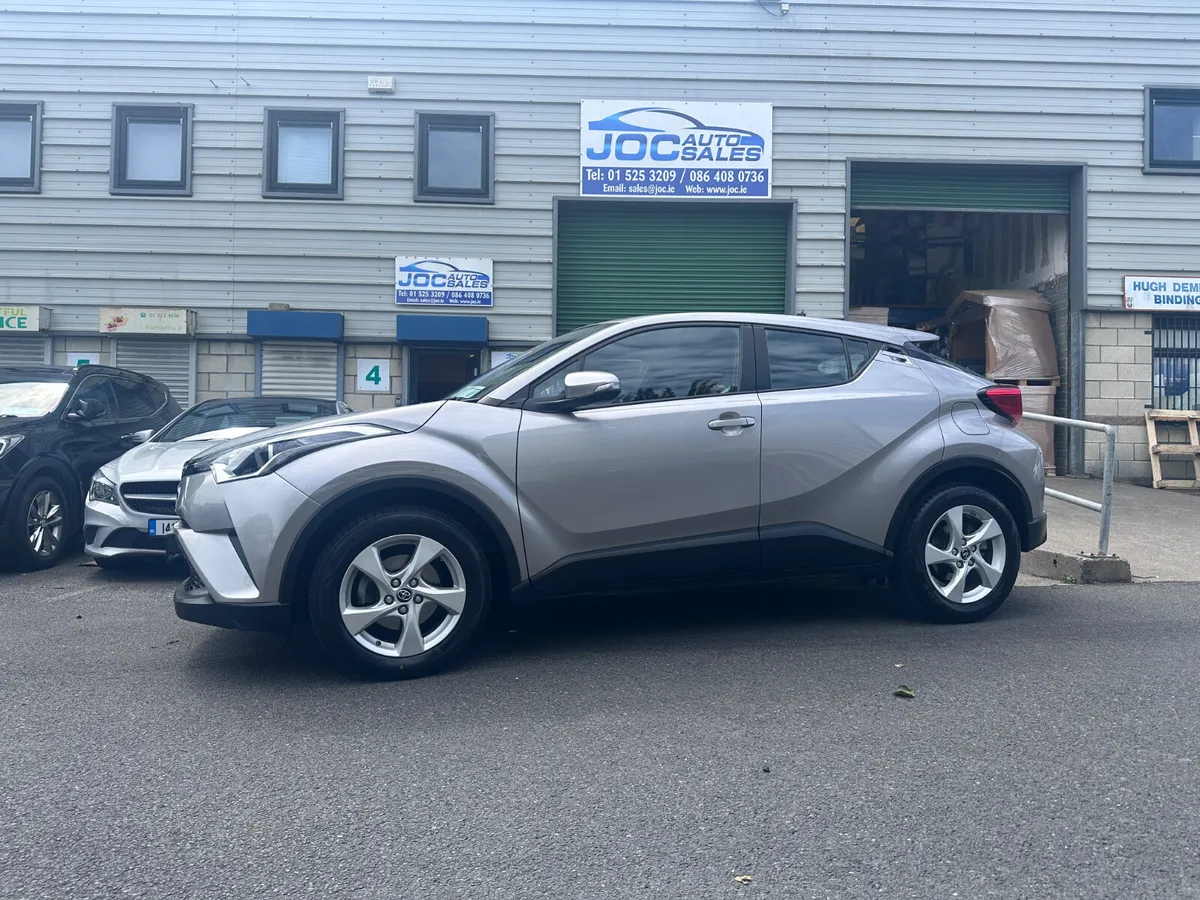 Toyota C-HR 1.2T Luna, 2017 - Image 2