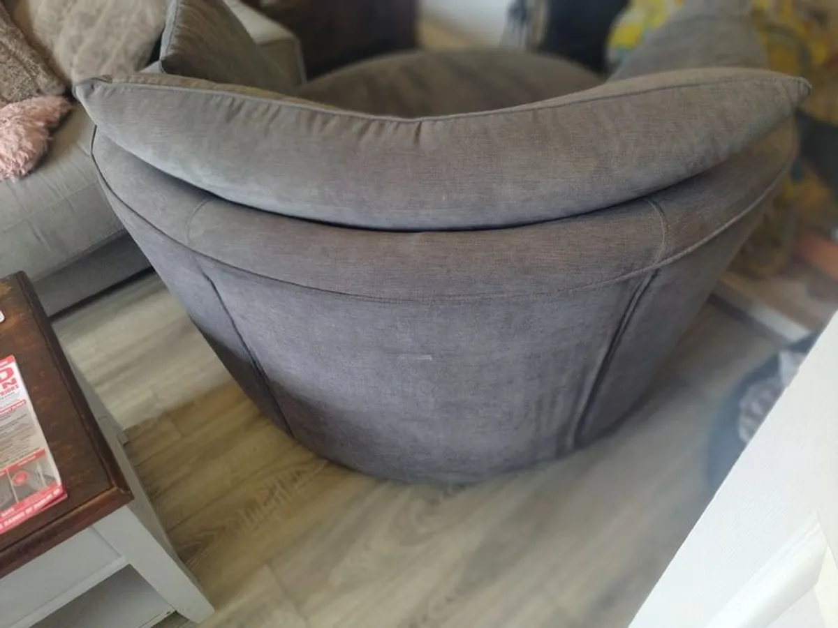 Cuddle chair/sofa - Image 3