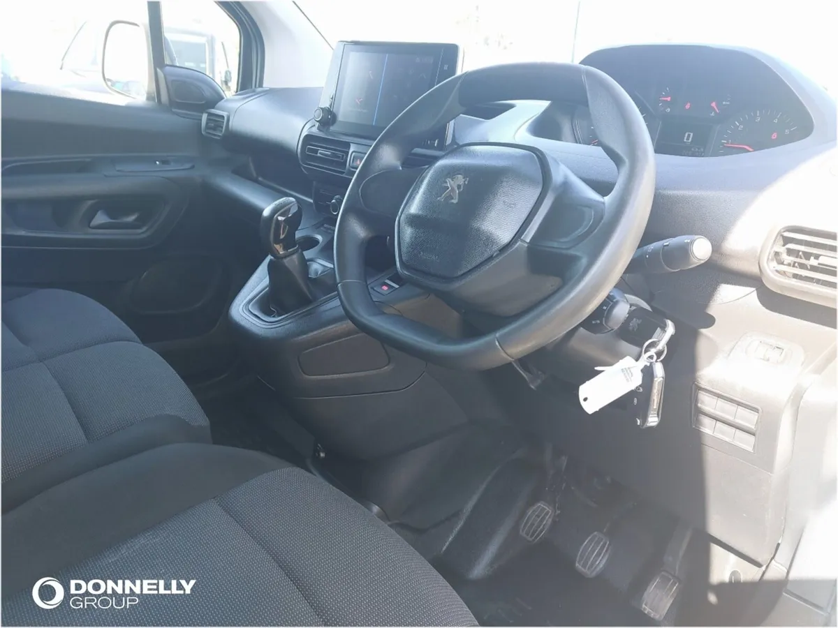 Peugeot Partner Standard Diesel Professional - Image 3