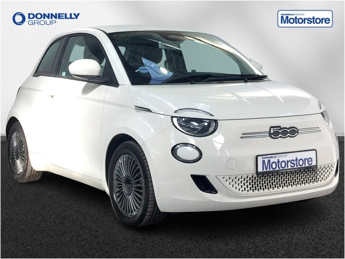 Fiat 500 Electric Hatchback Icon - Image 1