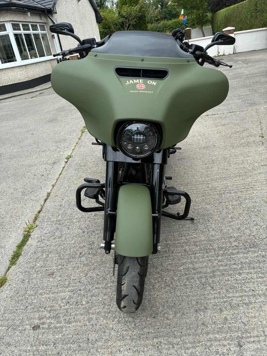 Harley Davidson Street Glide - Image 1
