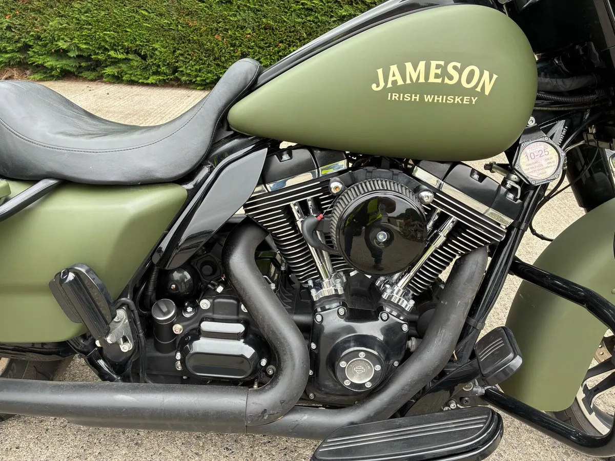 Harley Davidson Street Glide - Image 2
