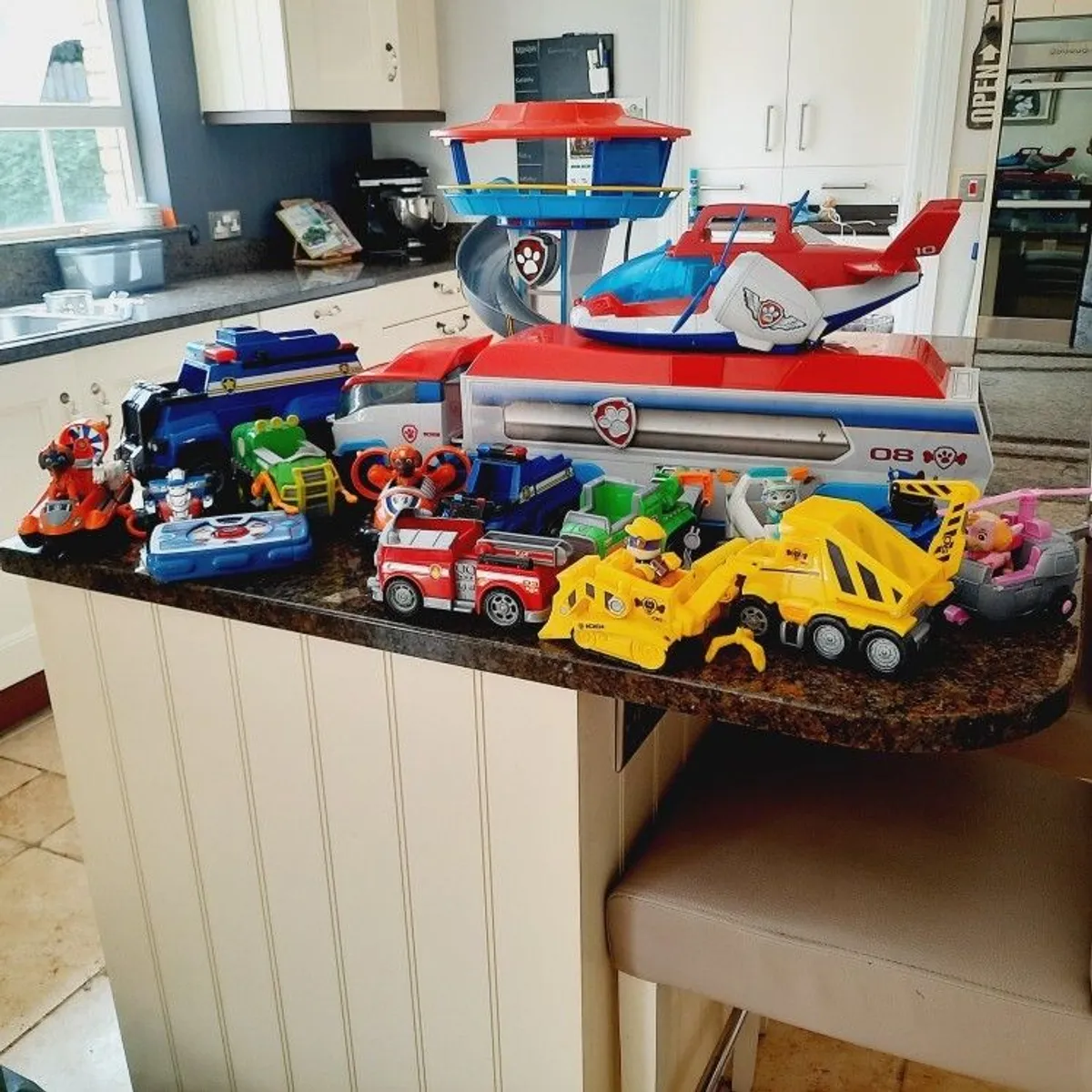 paw  patrol toys - Image 1