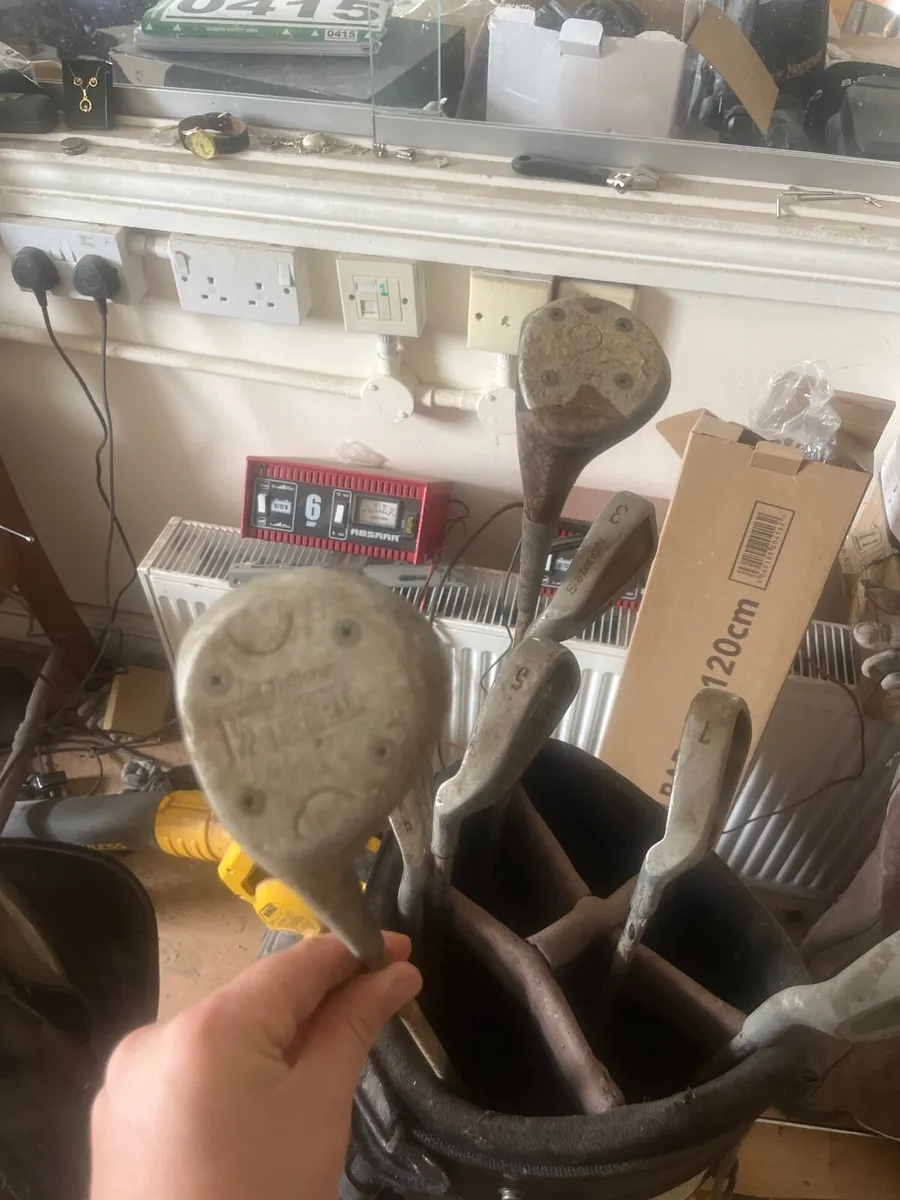 Left handed golf clubs - Image 1