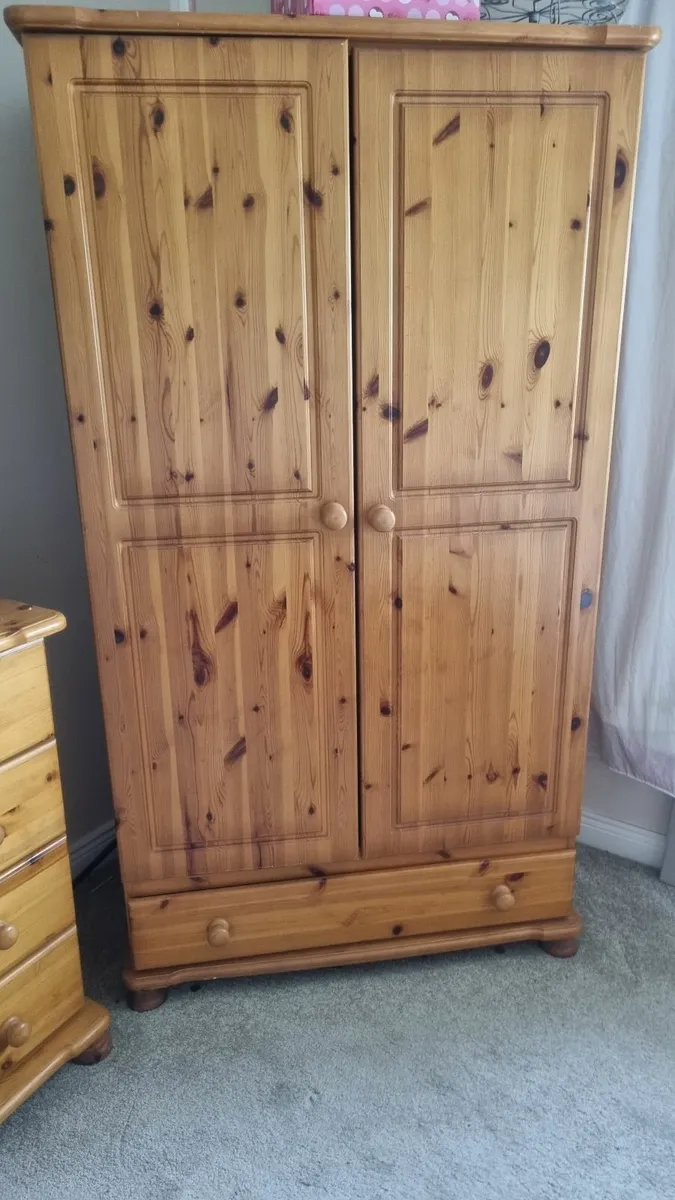 Complete Solid Pine  Bedroom Set - Image 2