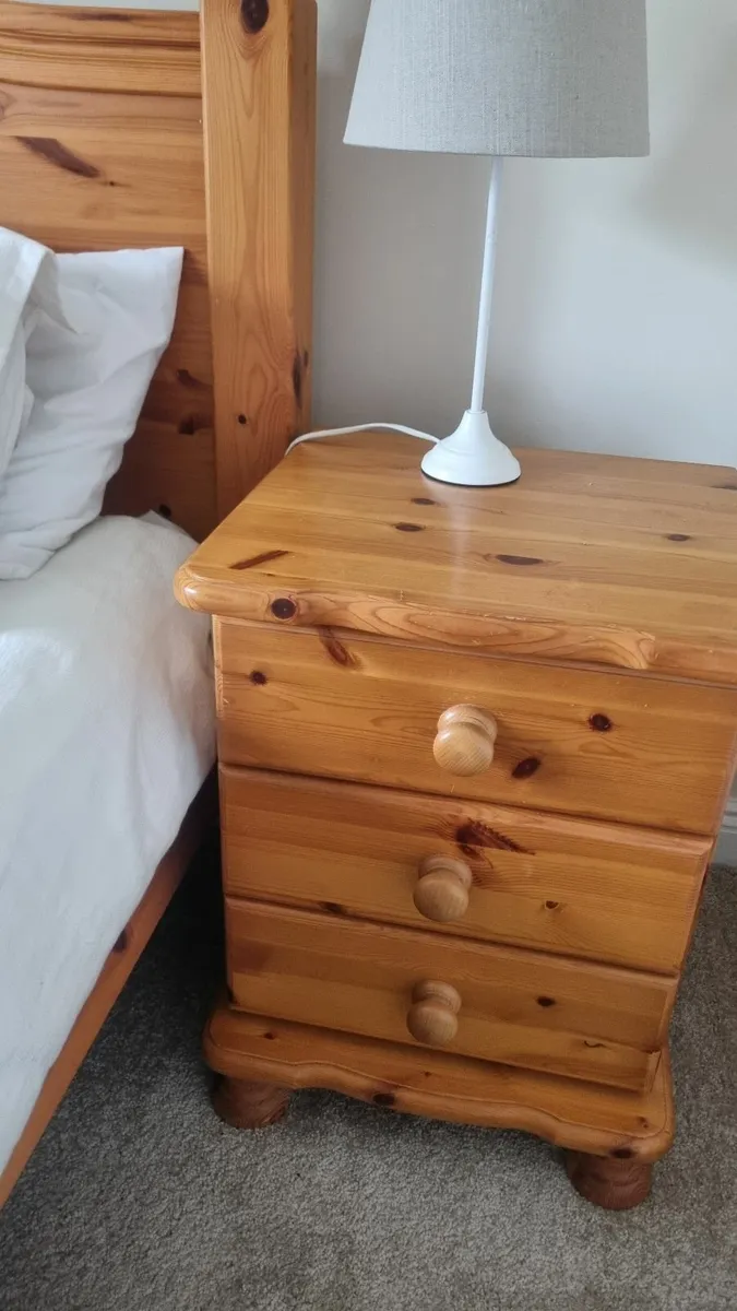 Complete Solid Pine  Bedroom Set - Image 3