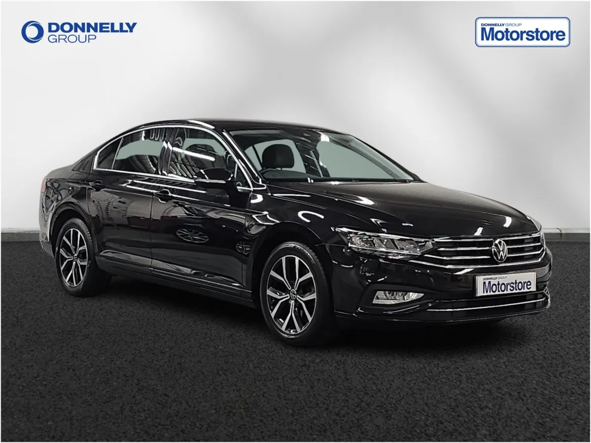 Volkswagen Passat Diesel Saloon SEL - Image 1