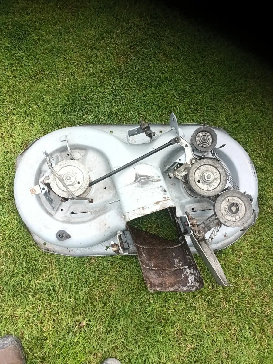36inch Castelgarden. Honda. Viking  Deck - Image 1