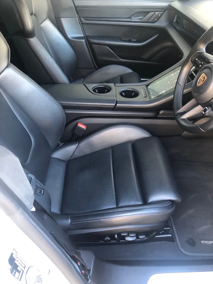 2022 PORSCHE TAYCAN TURBO PAN ROOF - Image 4