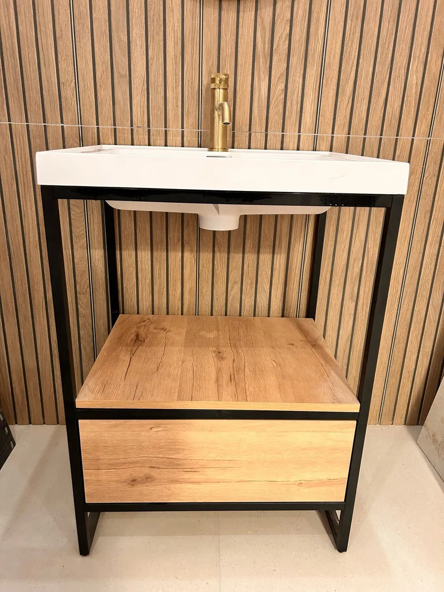 Scandinavian style unit with brass Tap - Image 2