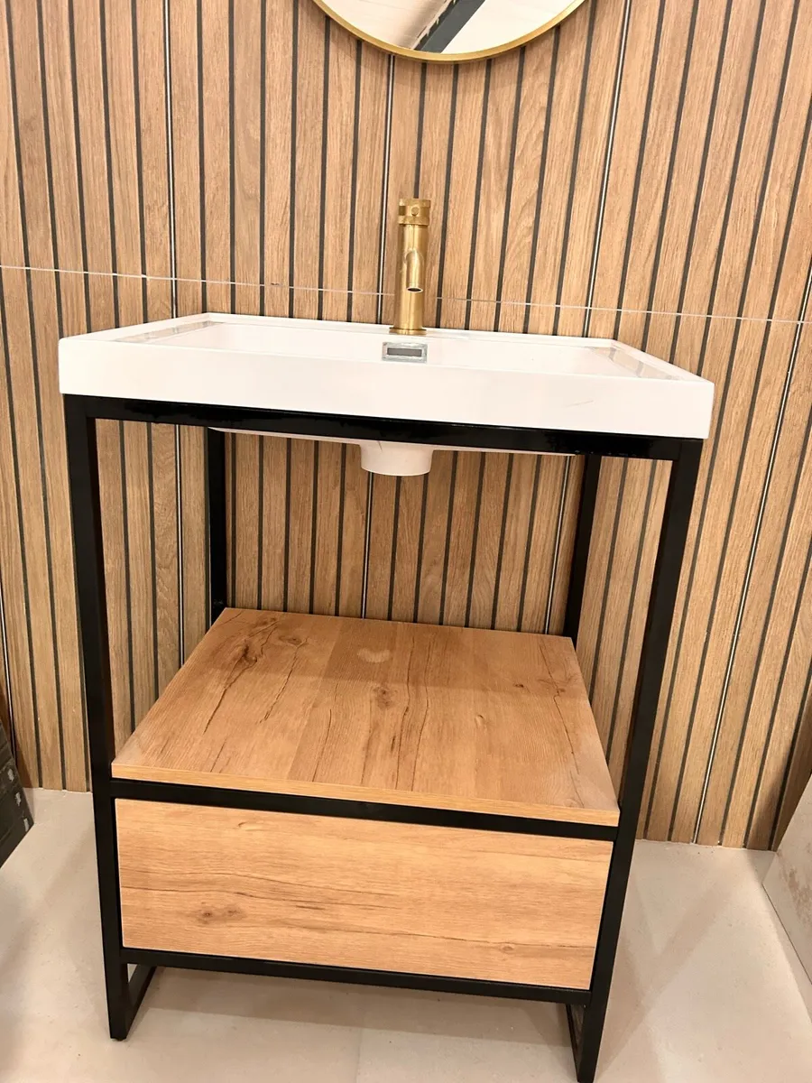 Scandinavian style unit with brass Tap - Image 3