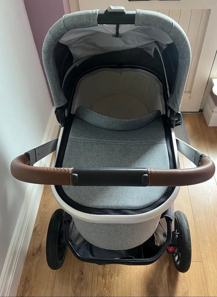 Vista V2 Travel System - Image 1