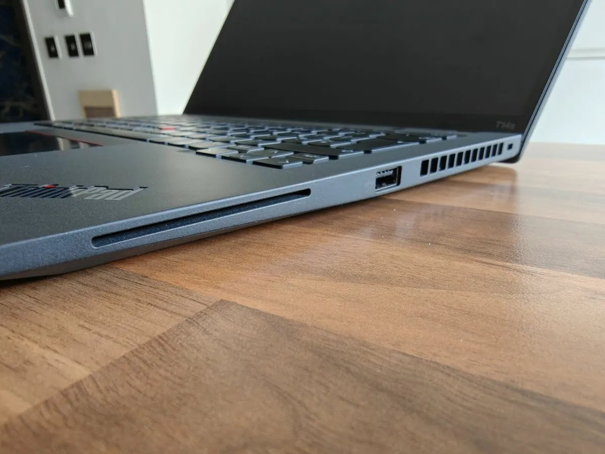 Lenovo ThinkPad T14s Laptop | 12th gen i7 | 16GB | - Image 4