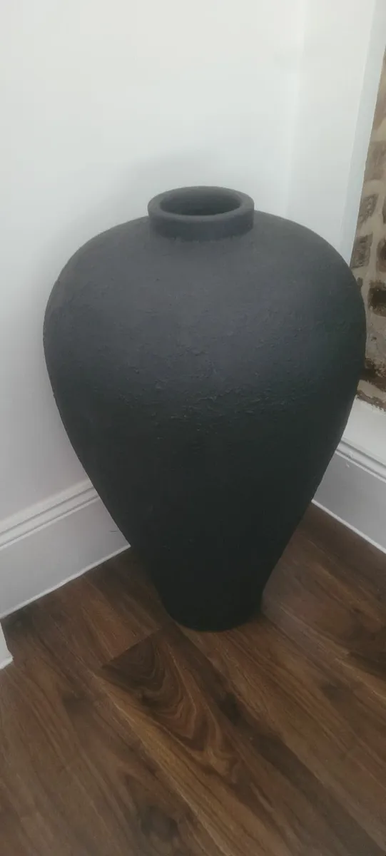 The black Luna Jar by Muubs - Image 3