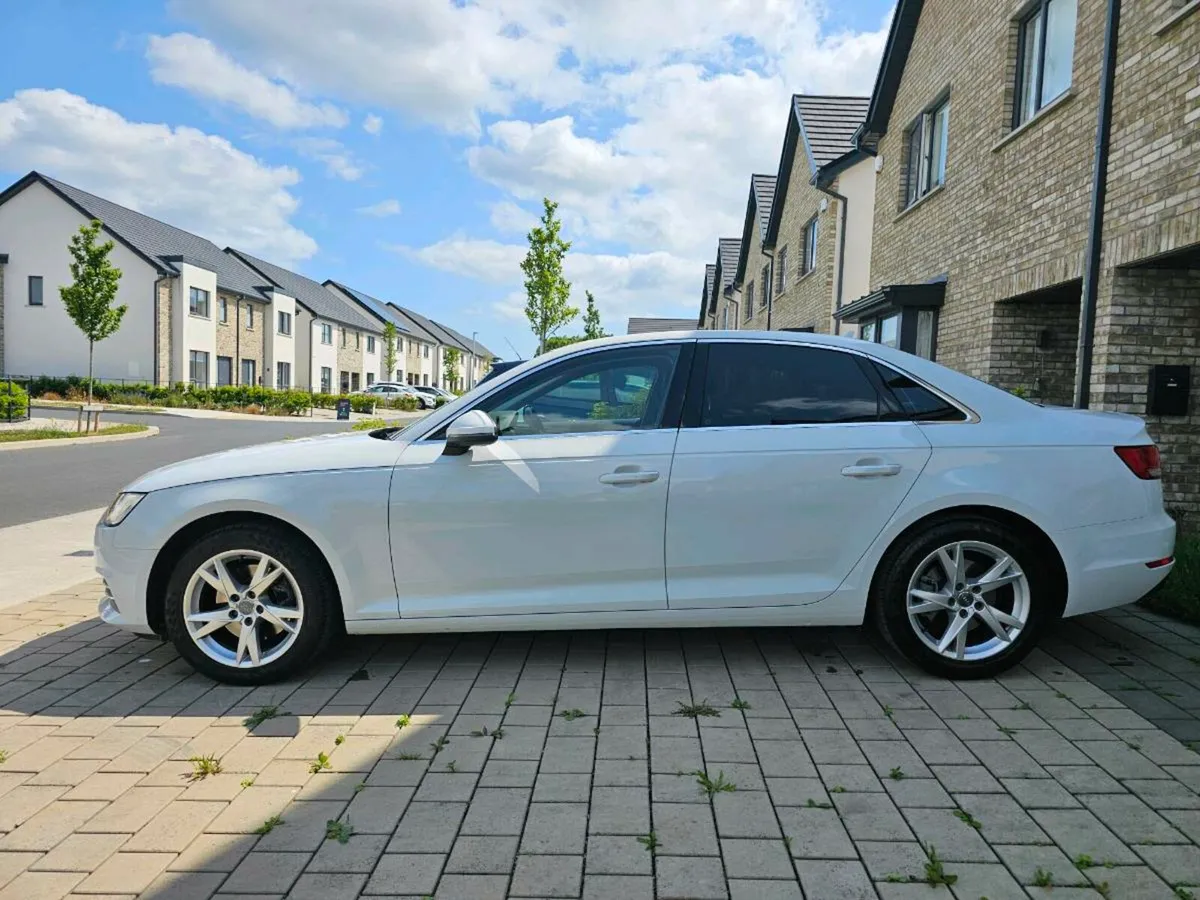 Manual 1.4 Petrol Audi A4 - Low Mileage - 2017 - Image 2