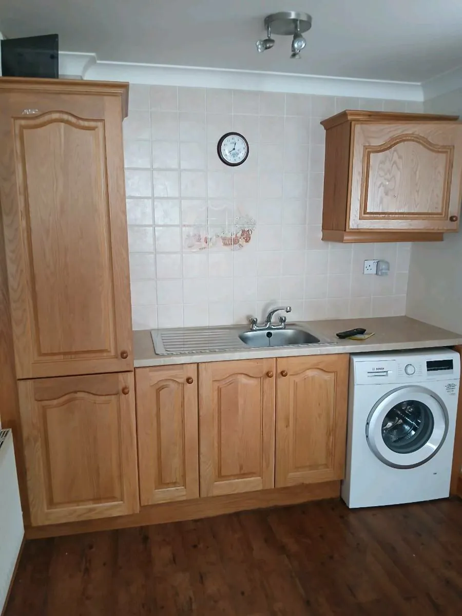 Kitchen cupboards - Image 1