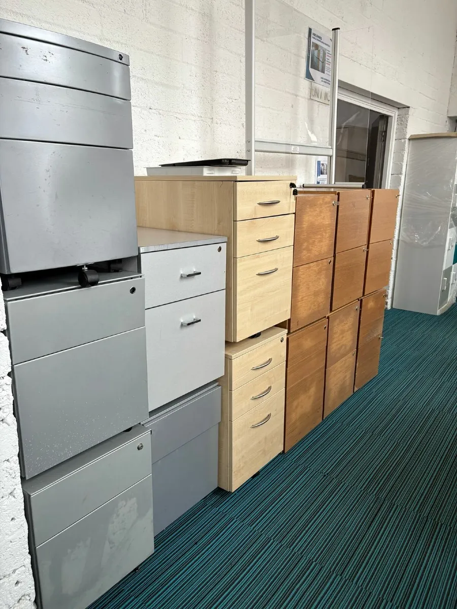 CLEARANCE AND USED STORAGE UNITS - FROM £40.00+VAT - Image 3