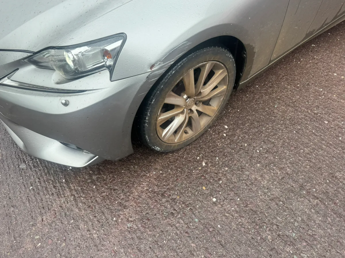 15 Lexus hybird - Image 3