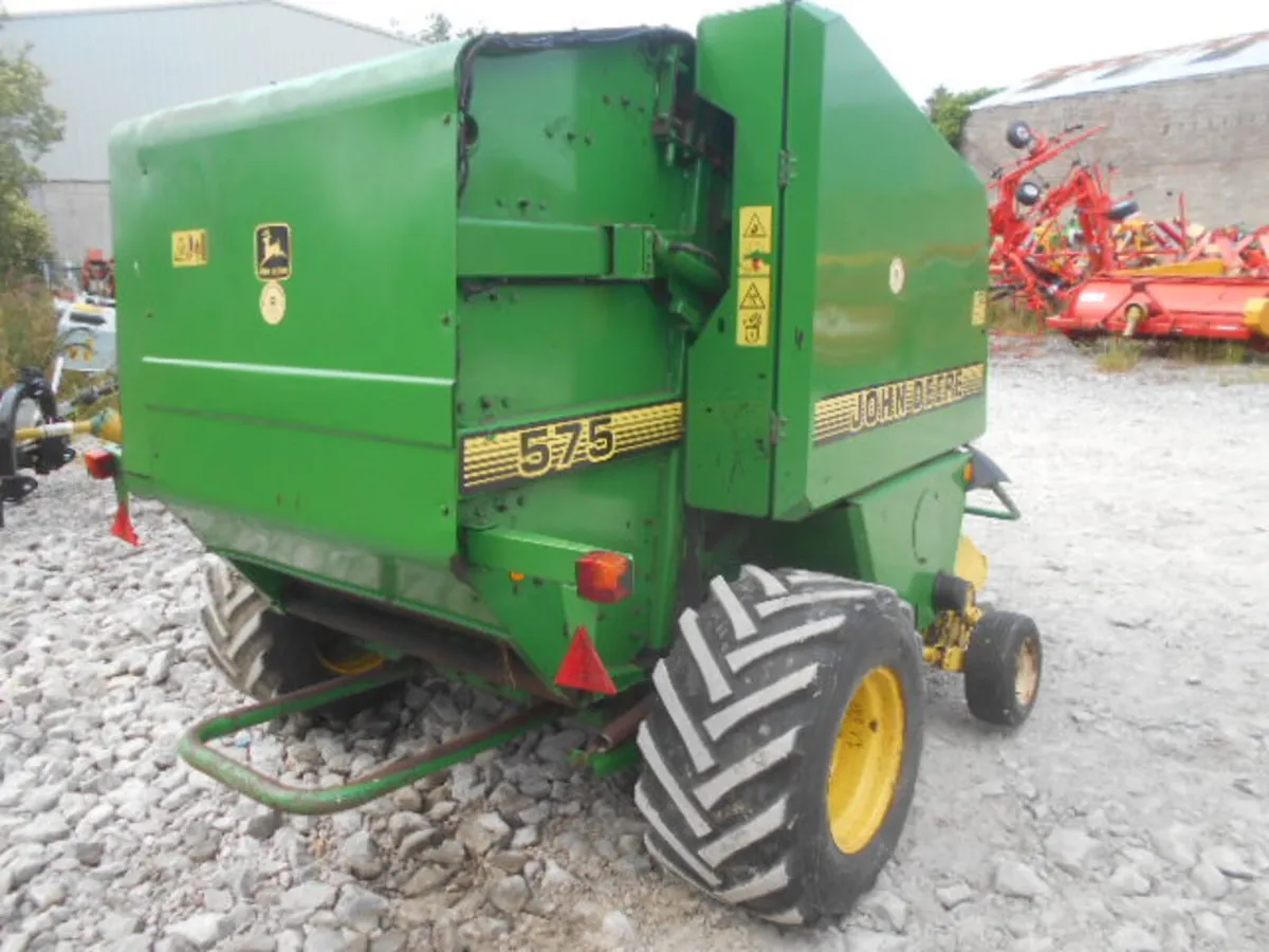 JOHN DEERE 575 CHOPPER BALER - Image 3