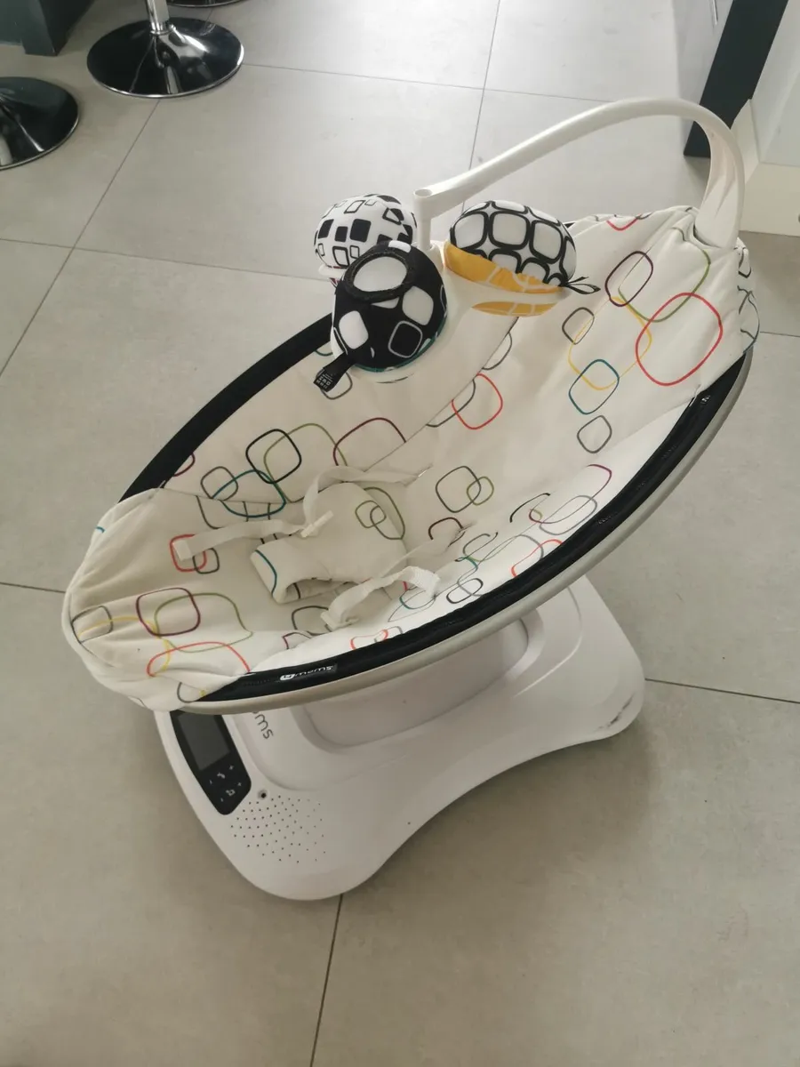 4mom Mamaroo baby swing - Image 2
