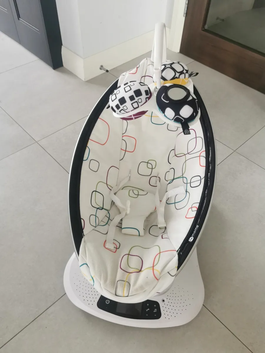 4mom Mamaroo baby swing - Image 4