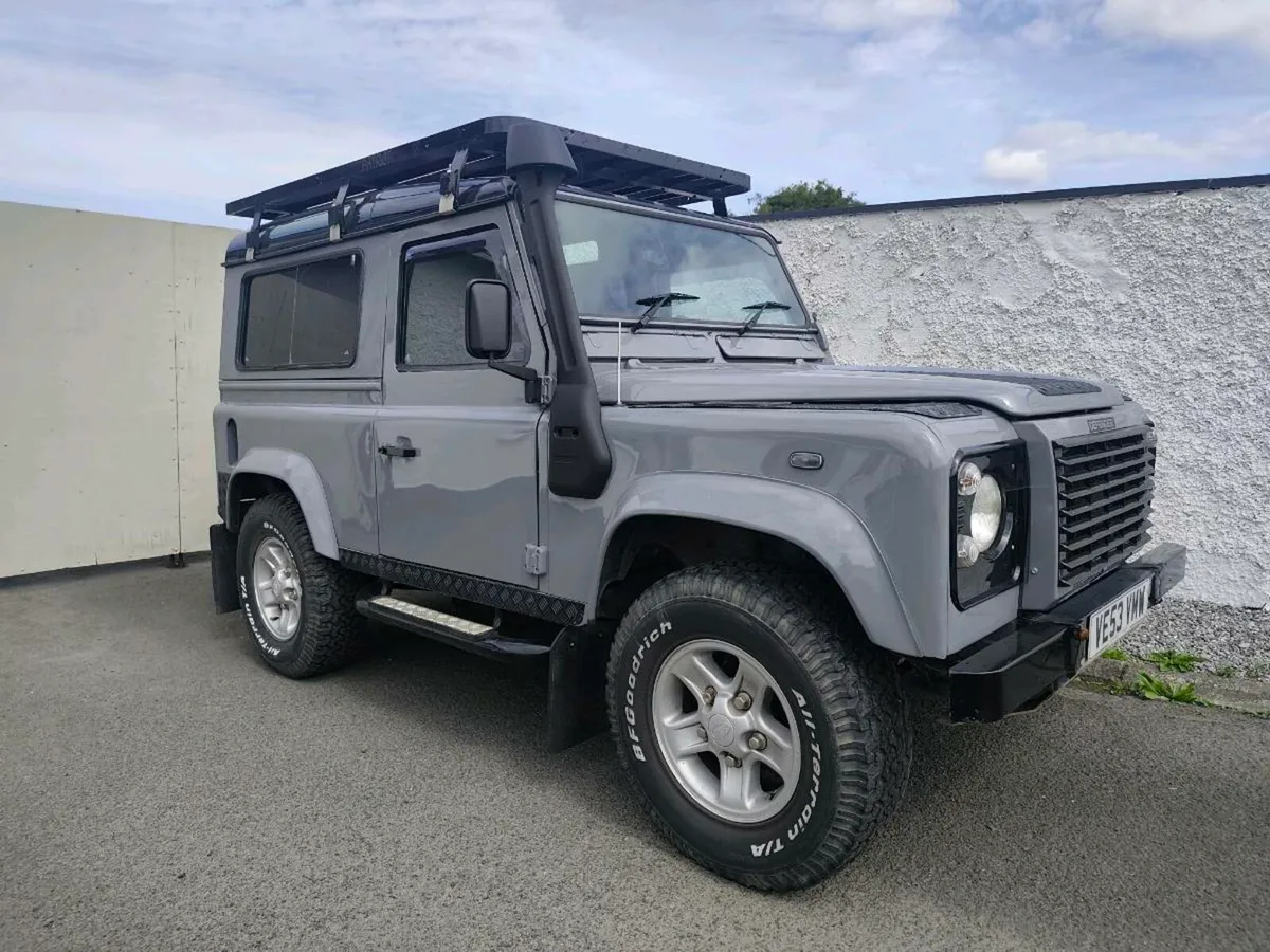 Land Rover Defender 90 TD5 Commercial - Image 1