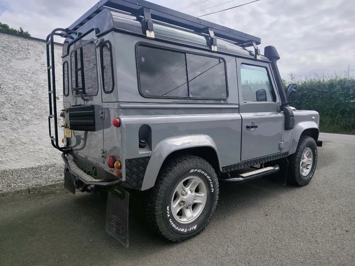 Land Rover Defender 90 TD5 Commercial - Image 3