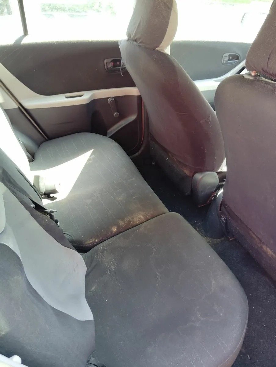 Toyota Yaris 2006 - Image 2