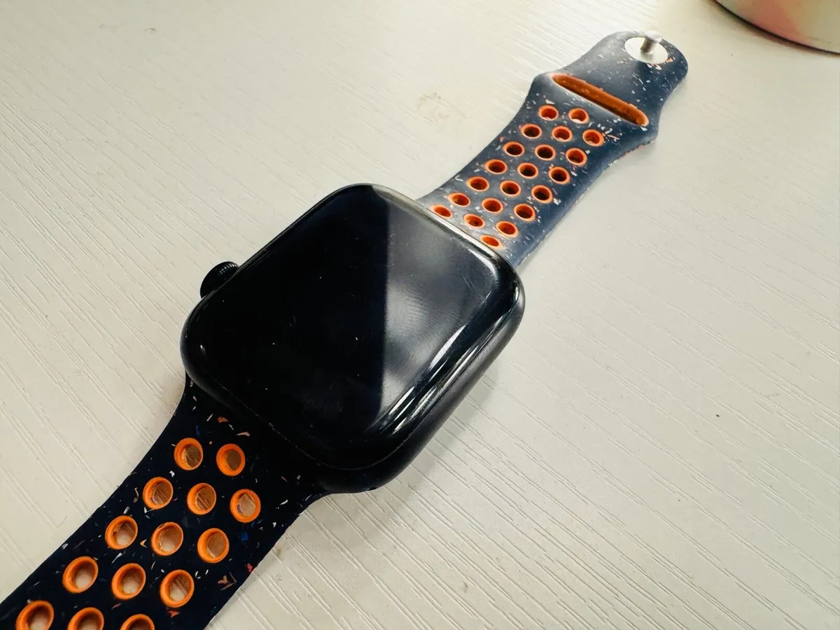 Apple Watch series 9 gps 45mm - Image 1